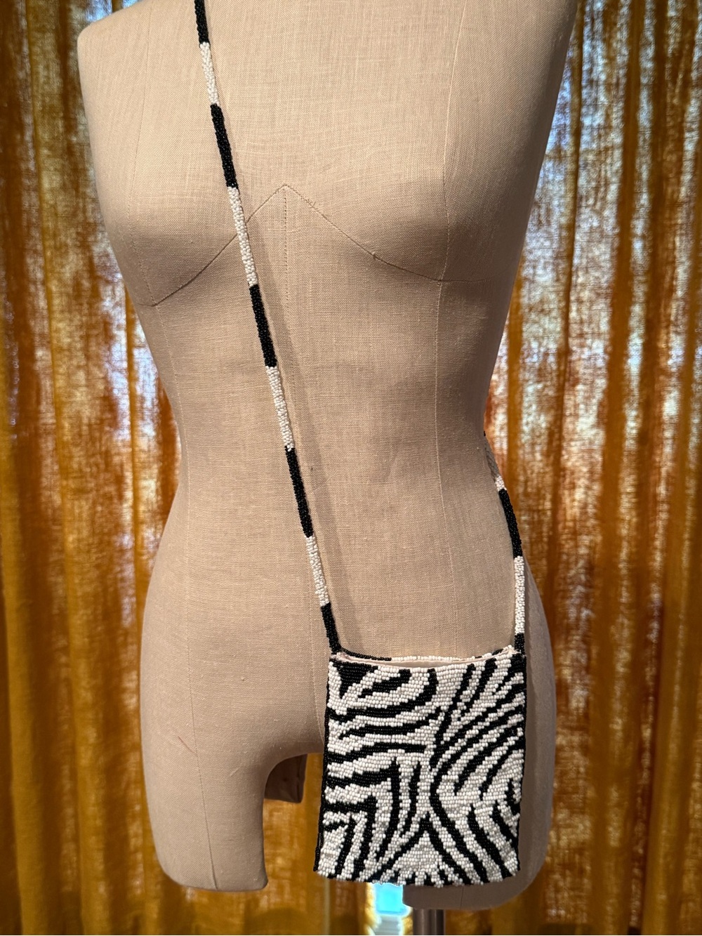 Black & White Beaded Crossbody Bag - Picture 2 of 4